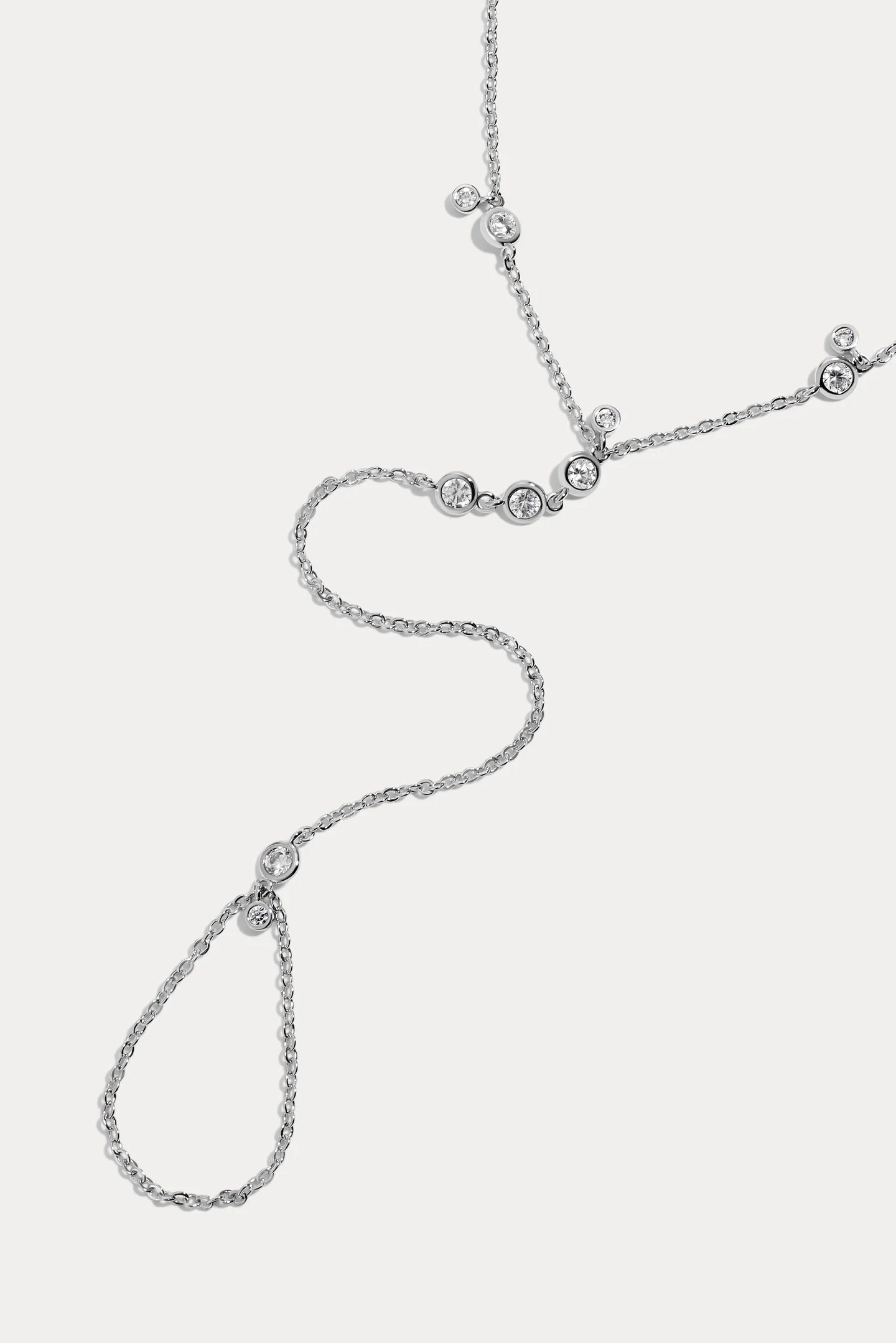 LILI CLASPE ANAIS HAND CHAIN