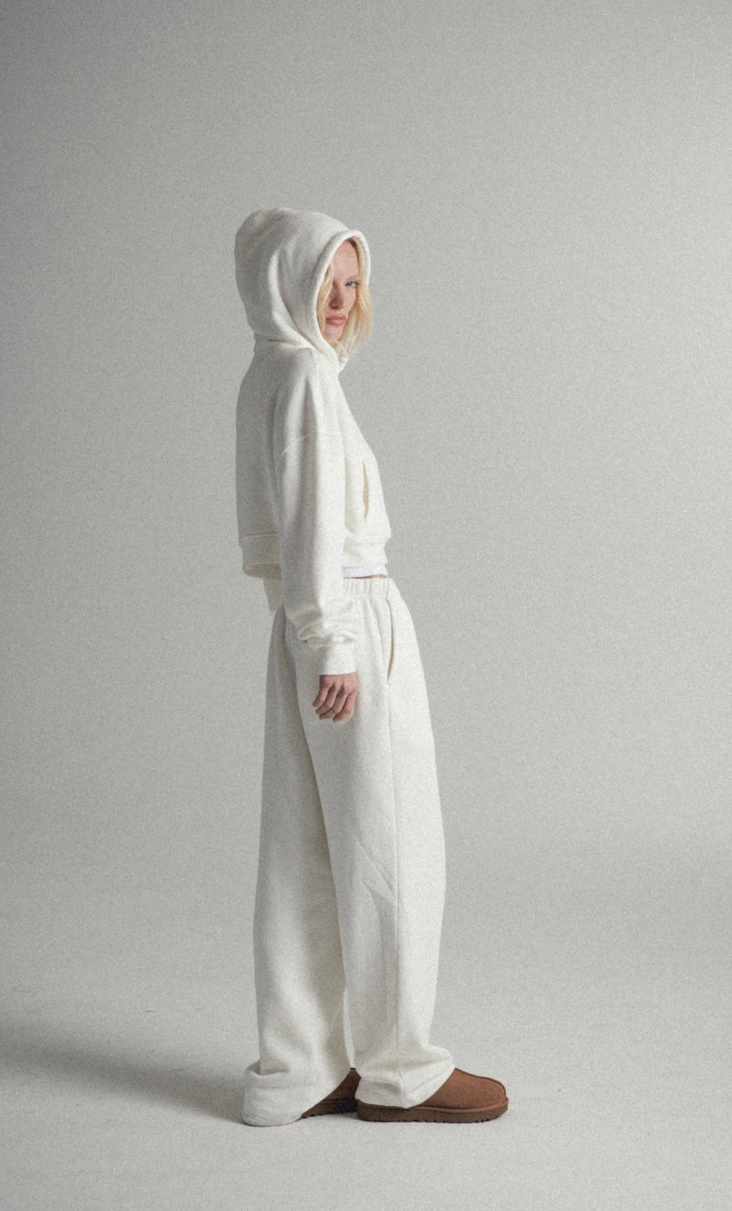 ELWOOD BABYDOLL CROP ZIP HOODIE - VINTAGE WHITE