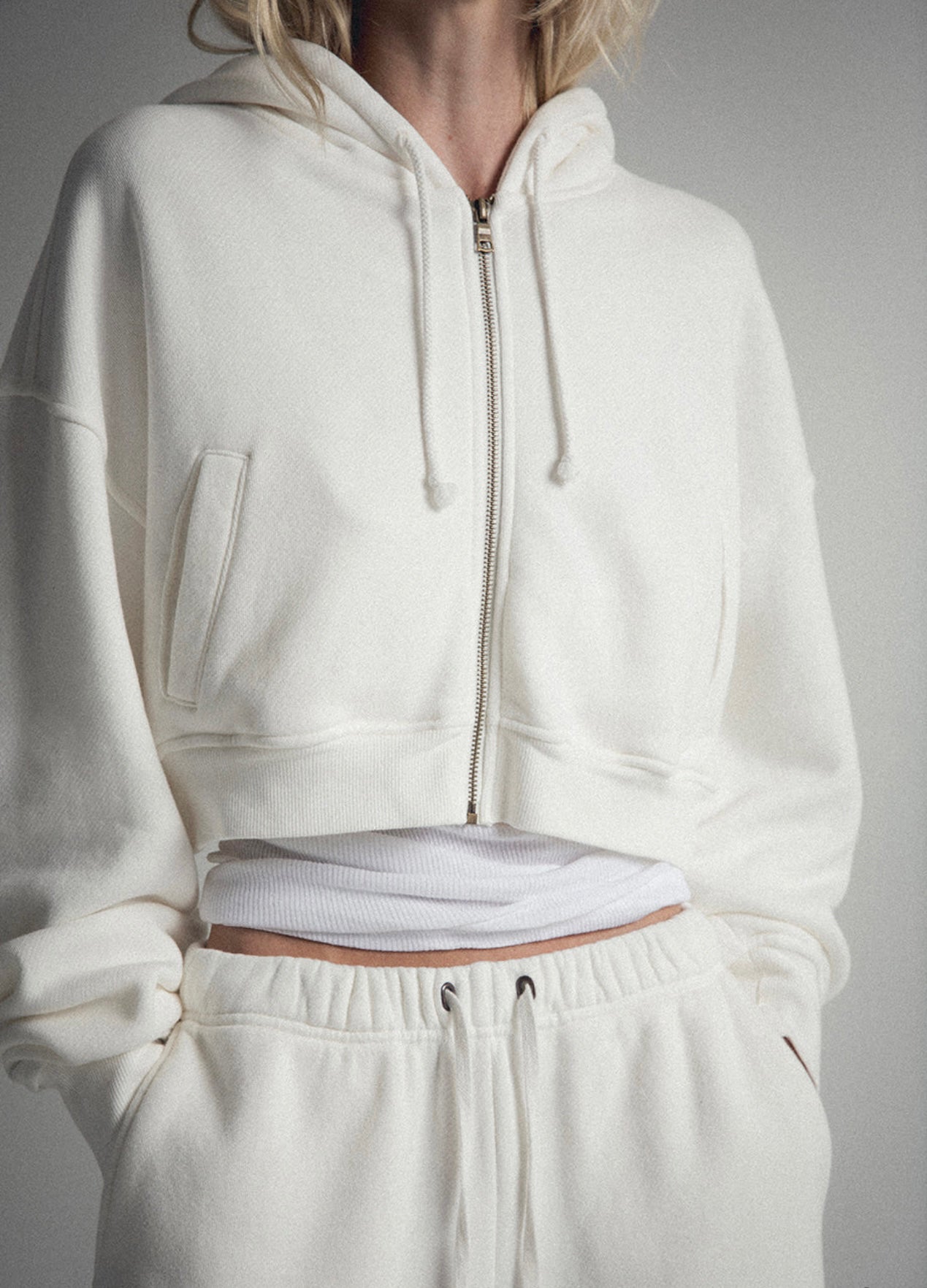 ELWOOD BABYDOLL CROP ZIP HOODIE - VINTAGE WHITE