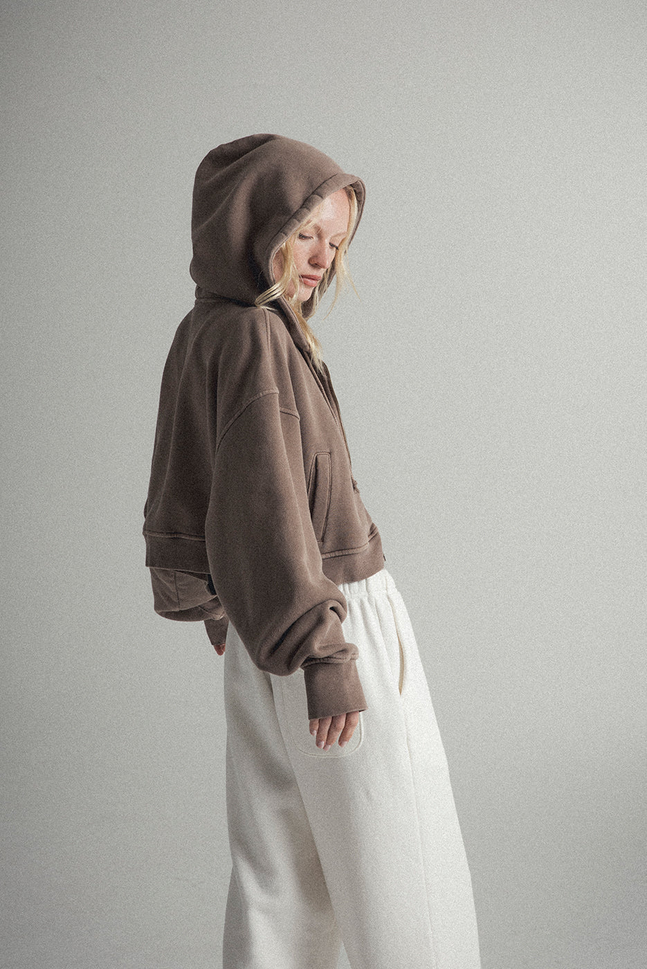 ELWOOD BABYDOLL CROP ZIP HOODIE - VINTAGE BROWN